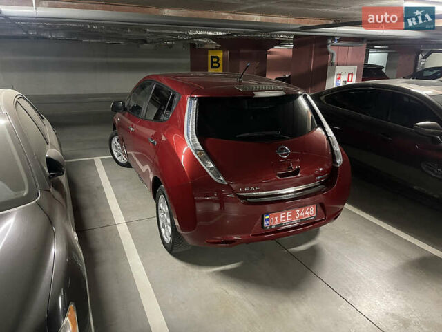 Красный Ниссан Лиф, объемом двигателя 0 л и пробегом 136 тыс. км за 8800 $, фото 30 на Automoto.ua