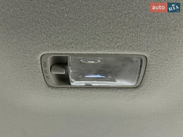 Красный Ниссан Лиф, объемом двигателя 0 л и пробегом 153 тыс. км за 6900 $, фото 59 на Automoto.ua