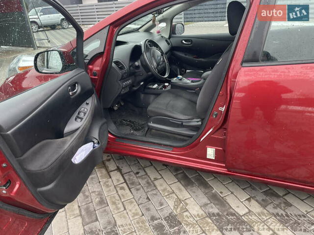 Красный Ниссан Лиф, объемом двигателя 0 л и пробегом 156 тыс. км за 6500 $, фото 17 на Automoto.ua