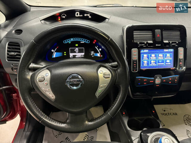 Красный Ниссан Лиф, объемом двигателя 0 л и пробегом 153 тыс. км за 6900 $, фото 75 на Automoto.ua