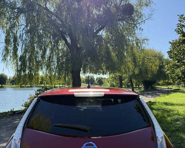 Красный Ниссан Лиф, объемом двигателя 0 л и пробегом 144 тыс. км за 6500 $, фото 3 на Automoto.ua