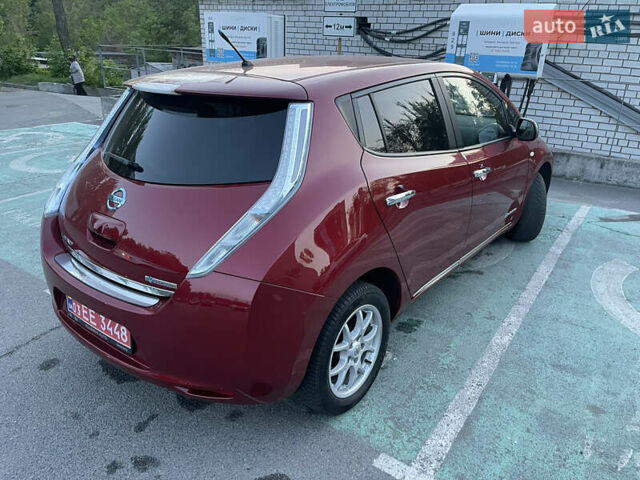 Красный Ниссан Лиф, объемом двигателя 0 л и пробегом 136 тыс. км за 8800 $, фото 4 на Automoto.ua