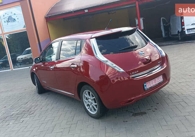 Красный Ниссан Лиф, объемом двигателя 0 л и пробегом 136 тыс. км за 8800 $, фото 21 на Automoto.ua