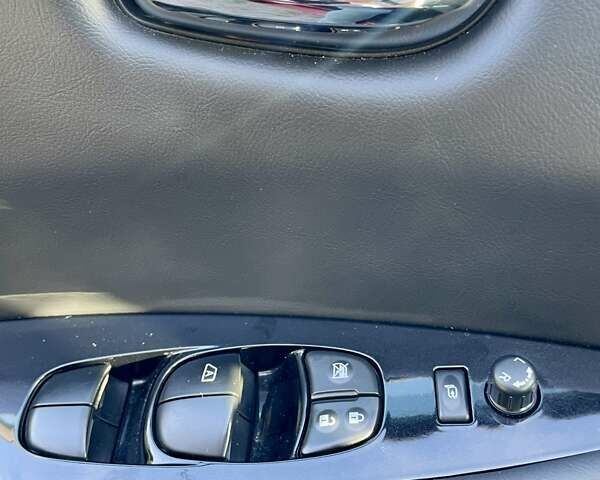 Ниссан Лиф 2014 в Виннице на Automoto.ua Красный Ниссан Лиф, объемом двигателя 0 л и пробегом 114 тыс. км за 6950 $, фото 18 на Automoto.ua