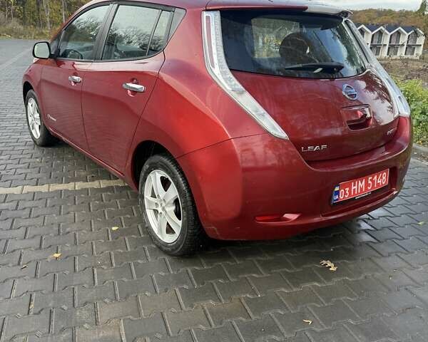 Красный Ниссан Лиф, объемом двигателя 0 л и пробегом 129 тыс. км за 6300 $, фото 7 на Automoto.ua