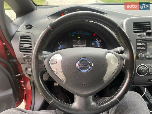 Красный Ниссан Лиф, объемом двигателя 0 л и пробегом 108 тыс. км за 5999 $, фото 19 на Automoto.ua