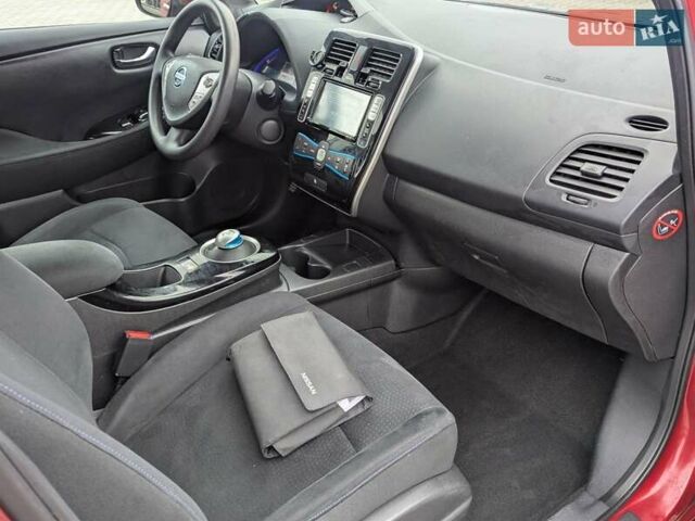 Червоний Ніссан Ліф, об'ємом двигуна 0 л та пробігом 135 тис. км за 5995 $, фото 23 на Automoto.ua