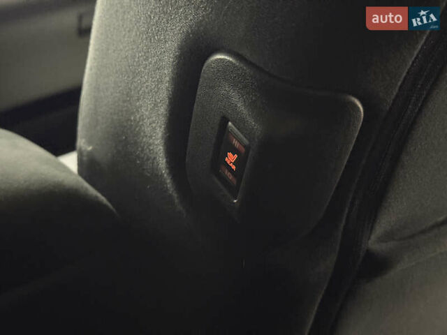 Красный Ниссан Лиф, объемом двигателя 0 л и пробегом 153 тыс. км за 6900 $, фото 60 на Automoto.ua