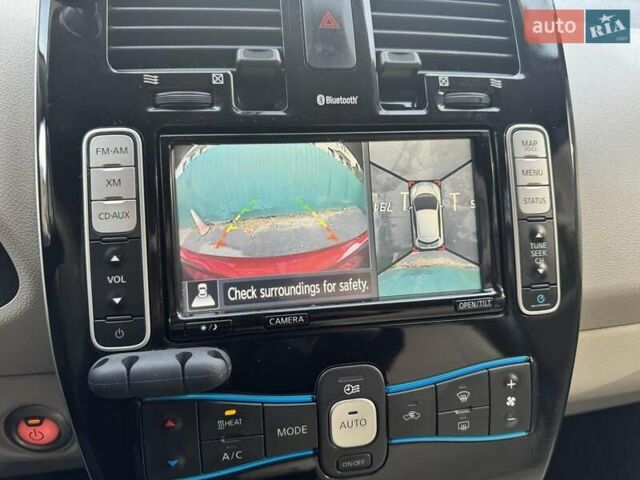 Красный Ниссан Лиф, объемом двигателя 0 л и пробегом 165 тыс. км за 7100 $, фото 10 на Automoto.ua