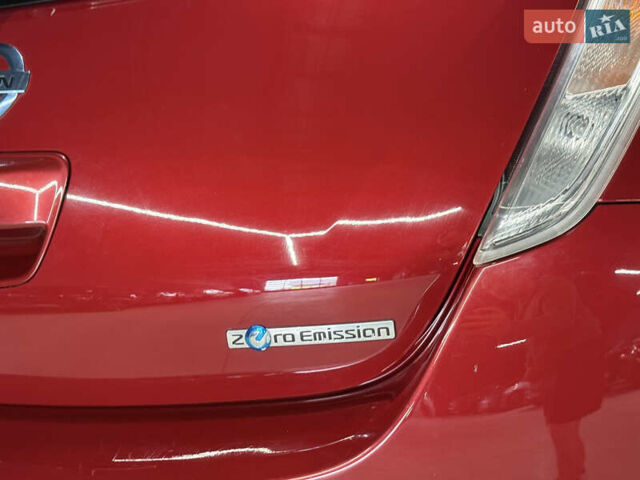 Красный Ниссан Лиф, объемом двигателя 0 л и пробегом 153 тыс. км за 6900 $, фото 41 на Automoto.ua