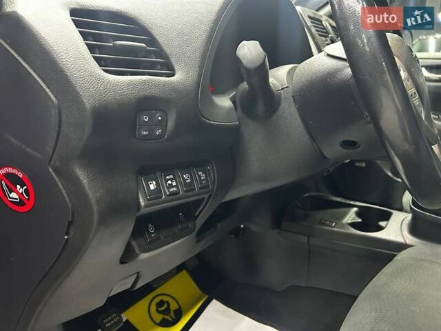 Красный Ниссан Лиф, объемом двигателя 0 л и пробегом 93 тыс. км за 7100 $, фото 21 на Automoto.ua