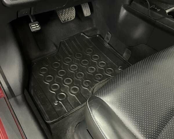 Ниссан Лиф 2014 в Виннице на Automoto.ua Красный Ниссан Лиф, объемом двигателя 0 л и пробегом 114 тыс. км за 6950 $, фото 27 на Automoto.ua