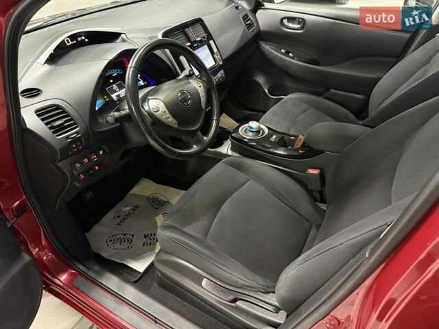 Красный Ниссан Лиф, объемом двигателя 0 л и пробегом 153 тыс. км за 6900 $, фото 68 на Automoto.ua