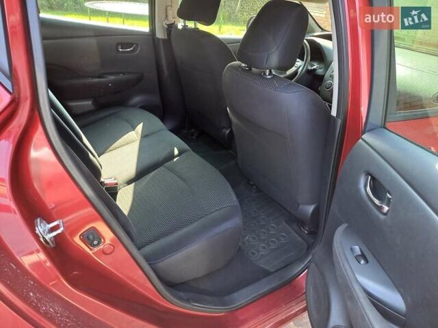 Красный Ниссан Лиф, объемом двигателя 0 л и пробегом 148 тыс. км за 6800 $, фото 8 на Automoto.ua