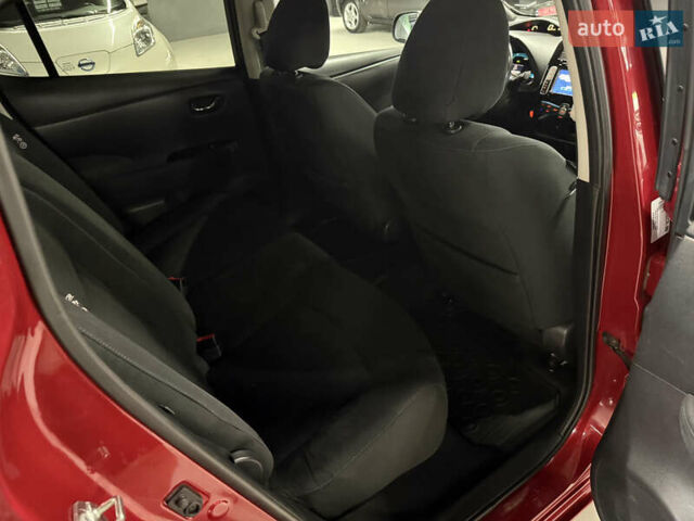 Красный Ниссан Лиф, объемом двигателя 0 л и пробегом 153 тыс. км за 6900 $, фото 53 на Automoto.ua