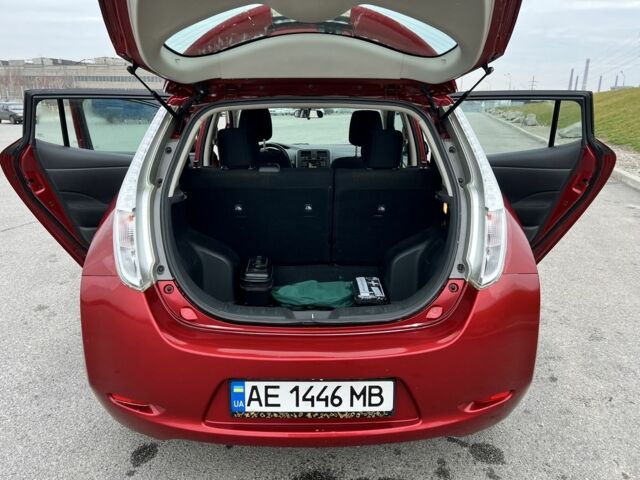 Червоний Ніссан Ліф, об'ємом двигуна 0 л та пробігом 120 тис. км за 7000 $, фото 6 на Automoto.ua