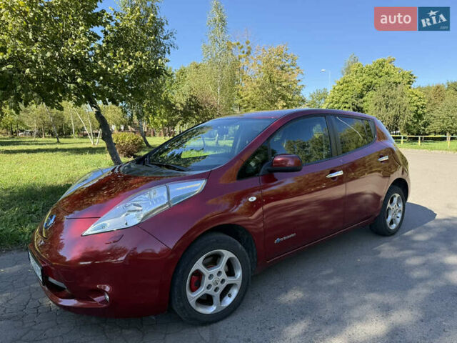 Красный Ниссан Лиф, объемом двигателя 0 л и пробегом 144 тыс. км за 6500 $, фото 1 на Automoto.ua