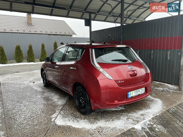 Красный Ниссан Лиф, объемом двигателя 0 л и пробегом 156 тыс. км за 6500 $, фото 3 на Automoto.ua