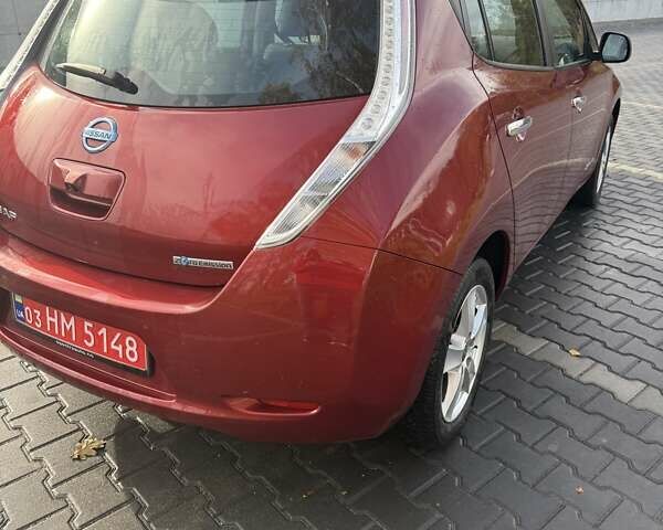 Красный Ниссан Лиф, объемом двигателя 0 л и пробегом 129 тыс. км за 6300 $, фото 8 на Automoto.ua