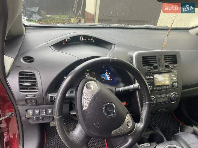 Червоний Ніссан Ліф, об'ємом двигуна 0 л та пробігом 160 тис. км за 8200 $, фото 6 на Automoto.ua