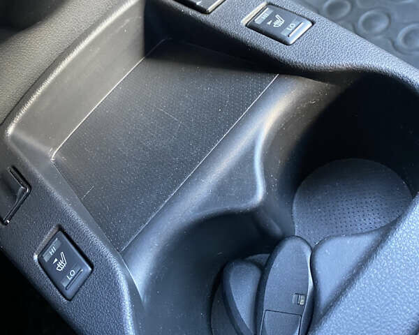 Ниссан Лиф 2014 в Черновцах на Automoto.ua Красный Ниссан Лиф, объемом двигателя 0 л и пробегом 125 тыс. км за 6290 $, фото 14 на Automoto.ua