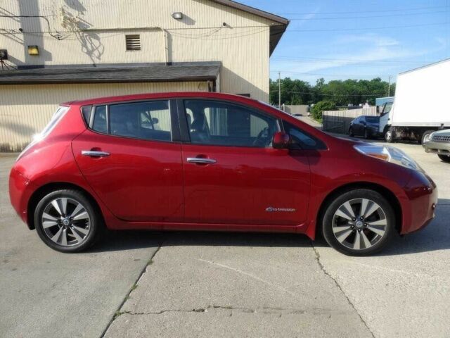 Красный Ниссан Лиф, объемом двигателя 0 л и пробегом 90 тыс. км за 6200 $, фото 3 на Automoto.ua