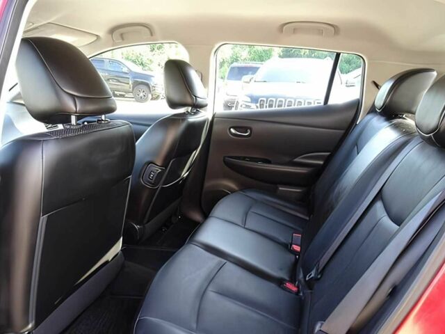 Красный Ниссан Лиф, объемом двигателя 0 л и пробегом 85 тыс. км за 4700 $, фото 13 на Automoto.ua