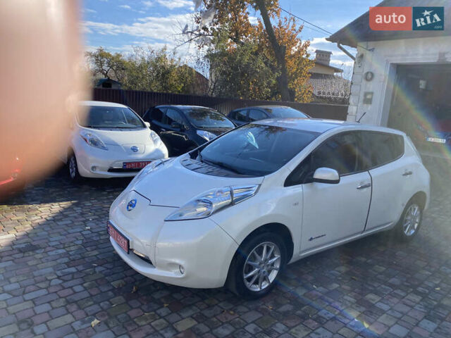 Ниссан Лиф 2014 в Черновцах на Automoto.ua Красный Ниссан Лиф, объемом двигателя 0 л и пробегом 125 тыс. км за 6290 $, фото 5 на Automoto.ua