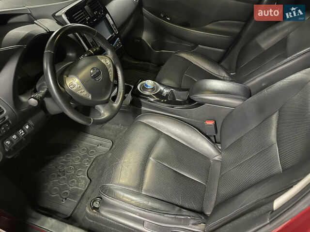 Красный Ниссан Лиф, объемом двигателя 0 л и пробегом 136 тыс. км за 8800 $, фото 37 на Automoto.ua