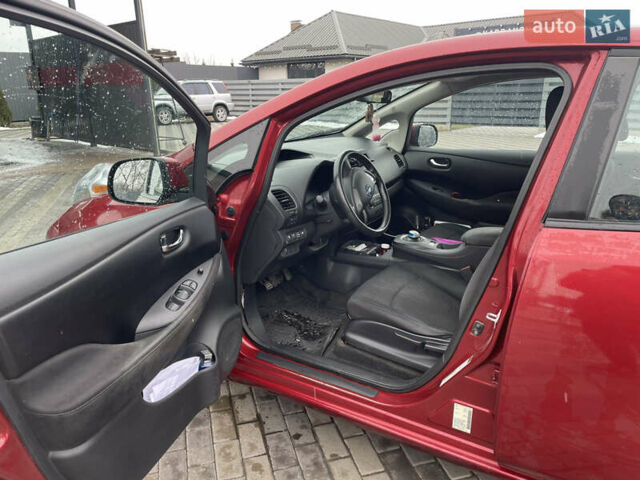 Красный Ниссан Лиф, объемом двигателя 0 л и пробегом 156 тыс. км за 6500 $, фото 16 на Automoto.ua