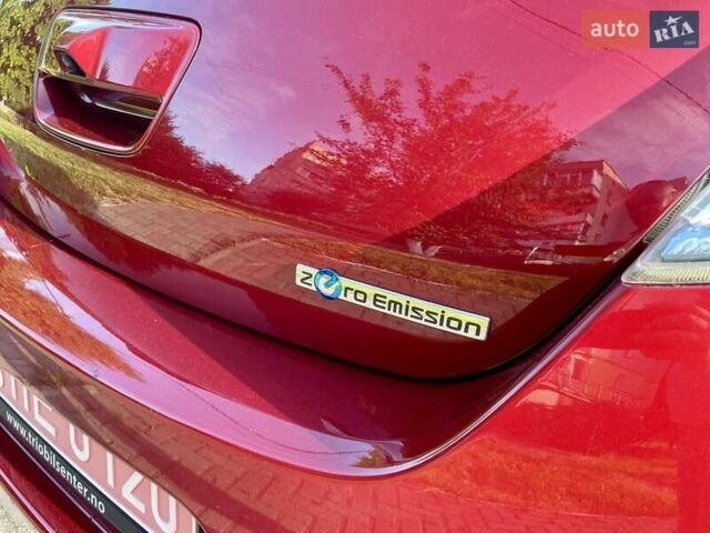 Ниссан Лиф 2014 в Виннице на Automoto.ua Красный Ниссан Лиф, объемом двигателя 0 л и пробегом 114 тыс. км за 6950 $, фото 10 на Automoto.ua