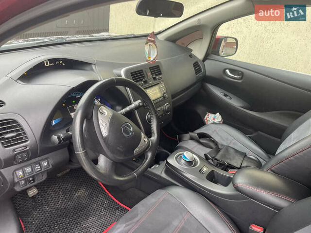 Червоний Ніссан Ліф, об'ємом двигуна 0 л та пробігом 160 тис. км за 8200 $, фото 5 на Automoto.ua