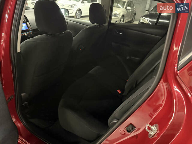 Красный Ниссан Лиф, объемом двигателя 0 л и пробегом 153 тыс. км за 6900 $, фото 49 на Automoto.ua