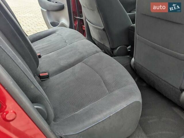 Червоний Ніссан Ліф, об'ємом двигуна 0 л та пробігом 135 тис. км за 5995 $, фото 24 на Automoto.ua