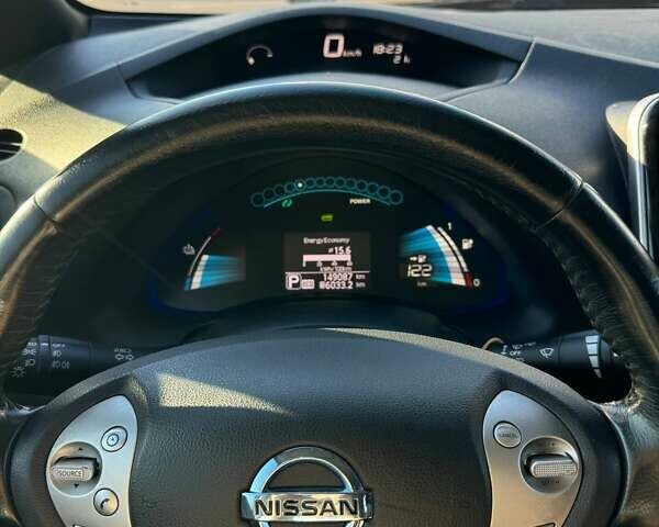 Красный Ниссан Лиф, объемом двигателя 0 л и пробегом 149 тыс. км за 7500 $, фото 20 на Automoto.ua