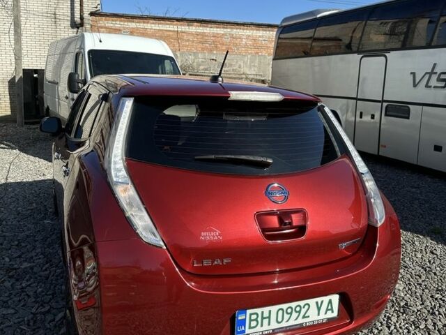 Червоний Ніссан Ліф, об'ємом двигуна 0 л та пробігом 133 тис. км за 5950 $, фото 4 на Automoto.ua