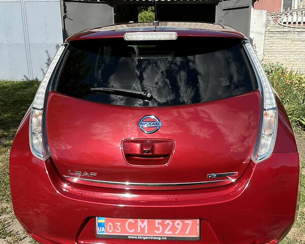 Красный Ниссан Лиф, объемом двигателя 0 л и пробегом 98 тыс. км за 8200 $, фото 2 на Automoto.ua