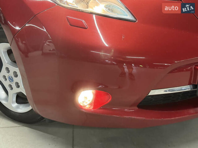 Красный Ниссан Лиф, объемом двигателя 0 л и пробегом 153 тыс. км за 6900 $, фото 5 на Automoto.ua