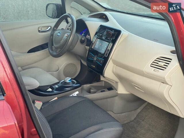 Красный Ниссан Лиф, объемом двигателя 0 л и пробегом 192 тыс. км за 5300 $, фото 13 на Automoto.ua