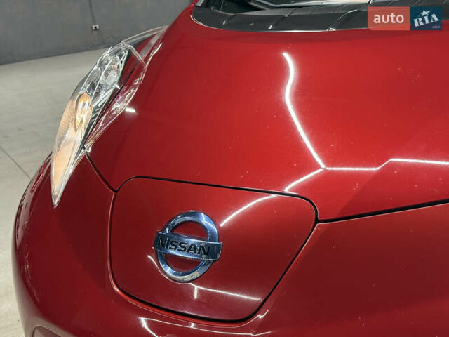 Красный Ниссан Лиф, объемом двигателя 0 л и пробегом 153 тыс. км за 6900 $, фото 8 на Automoto.ua
