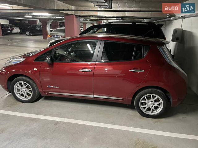 Красный Ниссан Лиф, объемом двигателя 0 л и пробегом 136 тыс. км за 8800 $, фото 32 на Automoto.ua