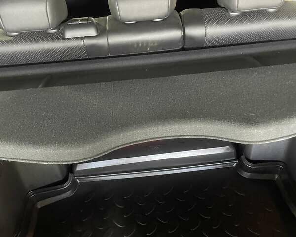 Ниссан Лиф 2014 в Виннице на Automoto.ua Красный Ниссан Лиф, объемом двигателя 0 л и пробегом 114 тыс. км за 6950 $, фото 25 на Automoto.ua