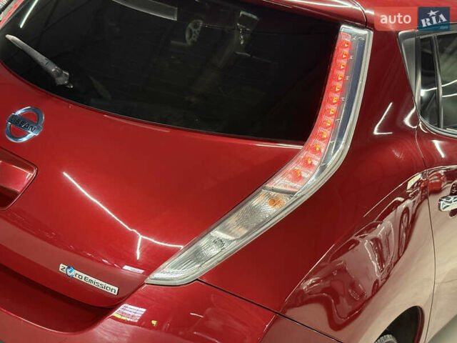 Красный Ниссан Лиф, объемом двигателя 0 л и пробегом 153 тыс. км за 6900 $, фото 40 на Automoto.ua