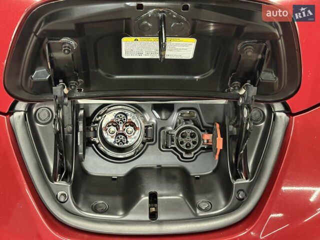 Красный Ниссан Лиф, объемом двигателя 0 л и пробегом 153 тыс. км за 6900 $, фото 32 на Automoto.ua