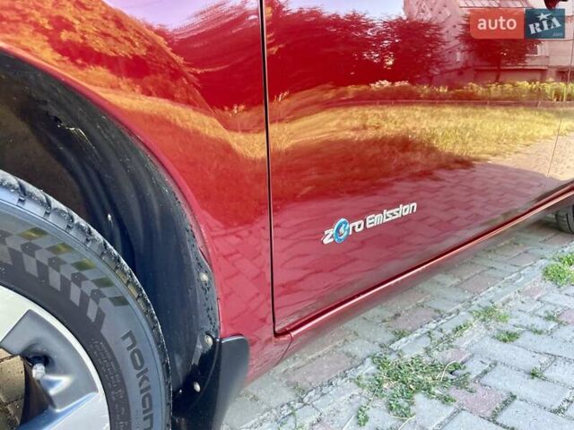 Ниссан Лиф 2014 в Виннице на Automoto.ua Красный Ниссан Лиф, объемом двигателя 0 л и пробегом 114 тыс. км за 6950 $, фото 8 на Automoto.ua