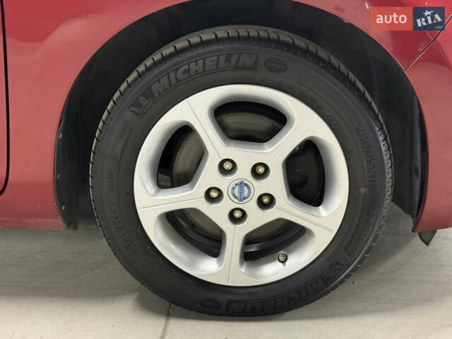 Красный Ниссан Лиф, объемом двигателя 0 л и пробегом 153 тыс. км за 6900 $, фото 27 на Automoto.ua