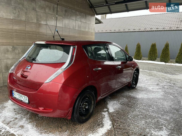 Красный Ниссан Лиф, объемом двигателя 0 л и пробегом 156 тыс. км за 6500 $, фото 2 на Automoto.ua
