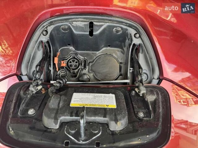 Красный Ниссан Лиф, объемом двигателя 0 л и пробегом 165 тыс. км за 7100 $, фото 6 на Automoto.ua