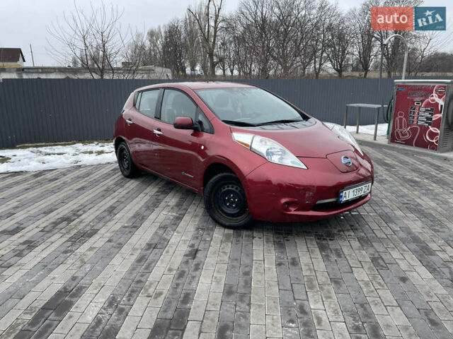 Красный Ниссан Лиф, объемом двигателя 0 л и пробегом 156 тыс. км за 6500 $, фото 5 на Automoto.ua