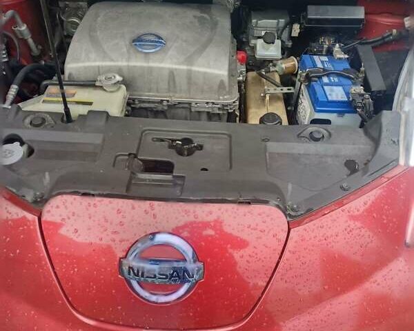 Червоний Ніссан Ліф, об'ємом двигуна 0 л та пробігом 169 тис. км за 7000 $, фото 6 на Automoto.ua